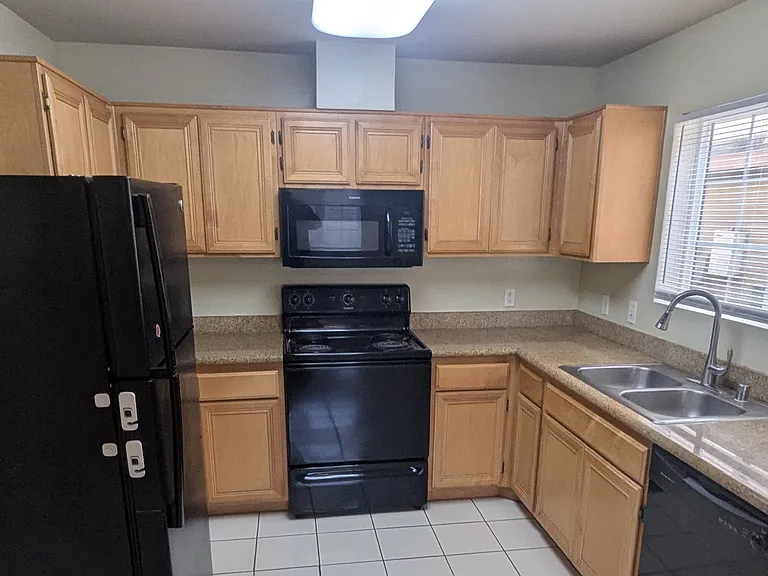 600 E Hosking Ave #56C — Photo 4