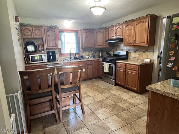 67094 Joella Dr, Saint Clairsville, OH 43950