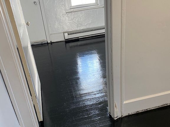 3rd image of 721 Plum St #2