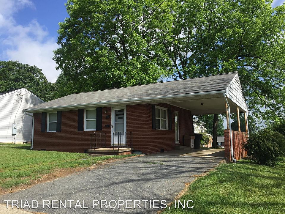 2nd image of 425 E Dorsett Ave