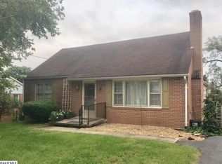 25 Lee St, Verona, VA 24482