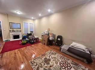 218 E 201st St, Bronx, NY 10458
