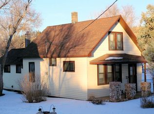 302 Thompson Ave, Hot Springs, SD 57747