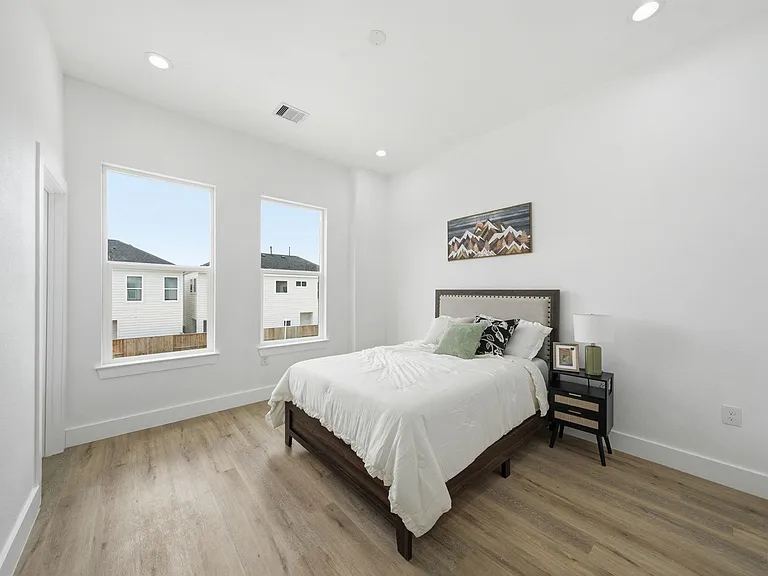 8910 Knoll Leaf Dr — Photo 14
