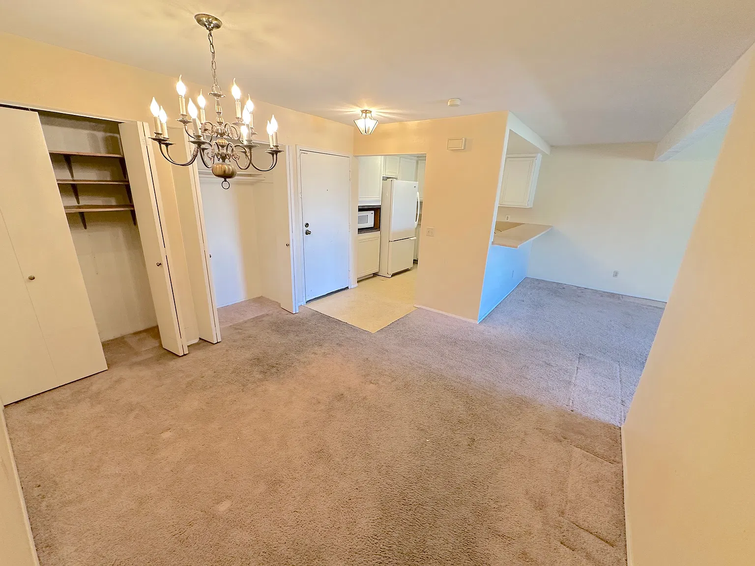 2 bed, 1044 sqft, $2,895 — Photo 2