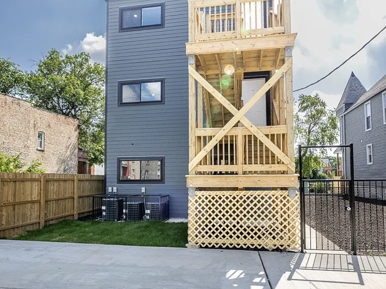 6334 S Langley Ave — Photo 14