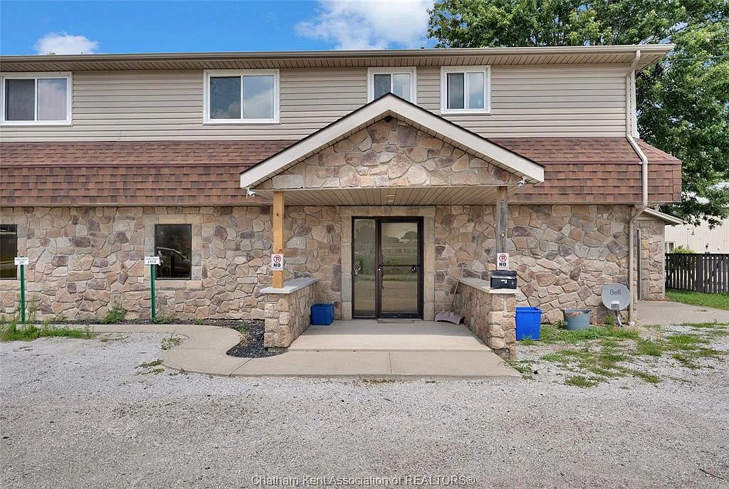 2 bed, $1,700 — Photo 2