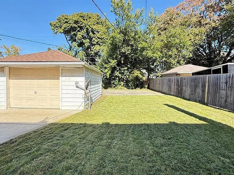311 Amherst St — Photo 5