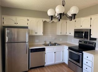 7104 N Orchard Ct, Liberty, MO 64068