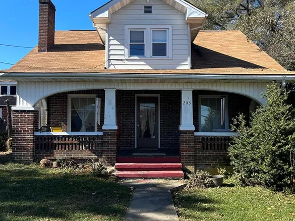 205 S Main St, Rural Retreat, VA 24368