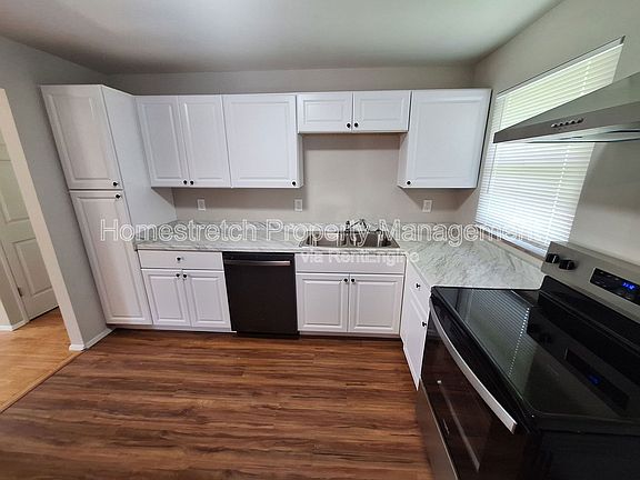 5th image of 1385 Wadsworth Dr