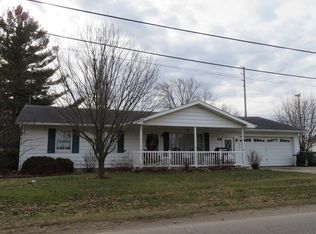 518 E Lincoln St, Millersburg, IN 46543