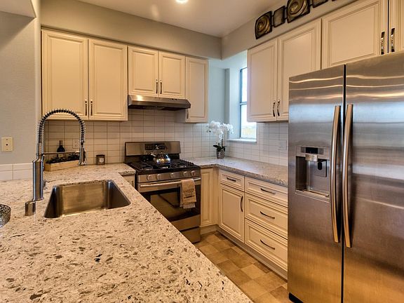 5th image of 88 17th Ave Unit 306