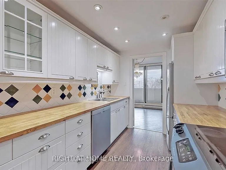 95 La Rose Ave #505 — Photo 8