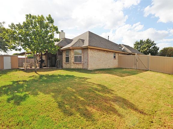 2nd image of 901 Friar Dr