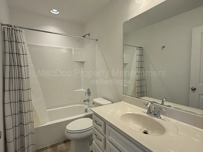 2401 Copa Ct — Photo 23