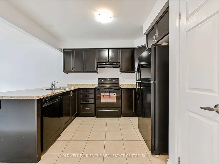 66 Bannister Cres — Photo 4