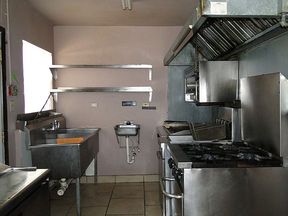 4th image of 2588 Rockwell Dr