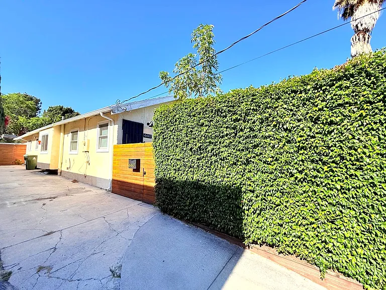 4447 Lockwood Ave — Photo 41