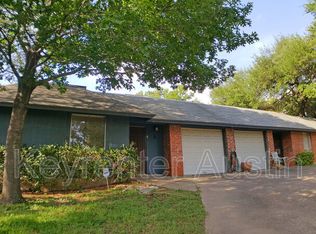 3609 Summit Bnd #B, Austin, TX 78759