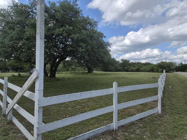 400 Settlers Rd #A, San Marcos, TX 78666