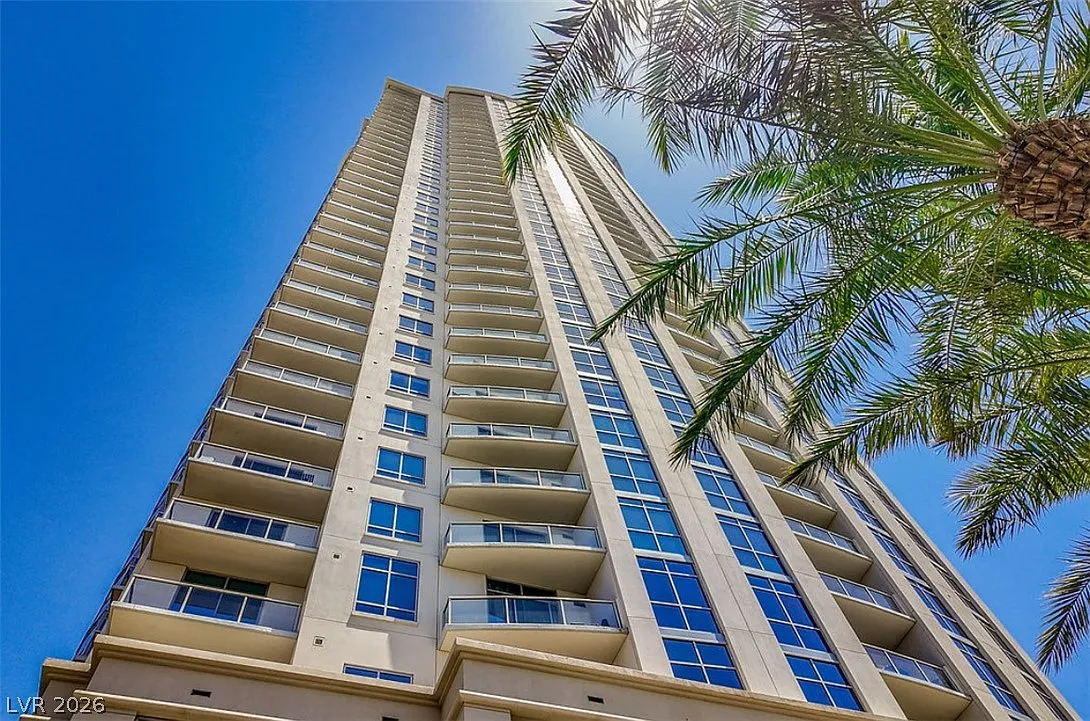 1 bed, 1.0 bath, 999 sqft, $1,750 — Photo 2