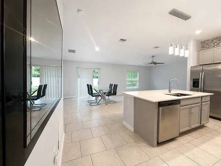 216 Pershing St — Photo 12