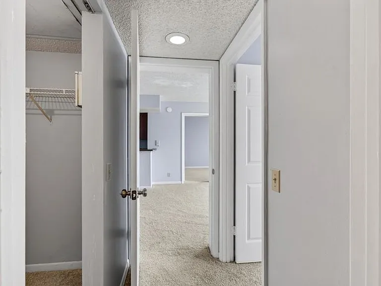 724 Executive Center Dr #31-8-31 — Photo 10