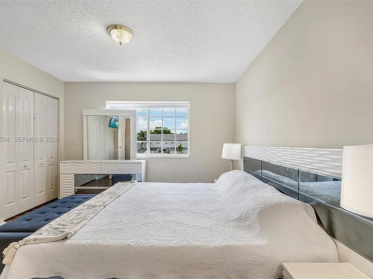 14207 SW 121st Pl — Photo 18