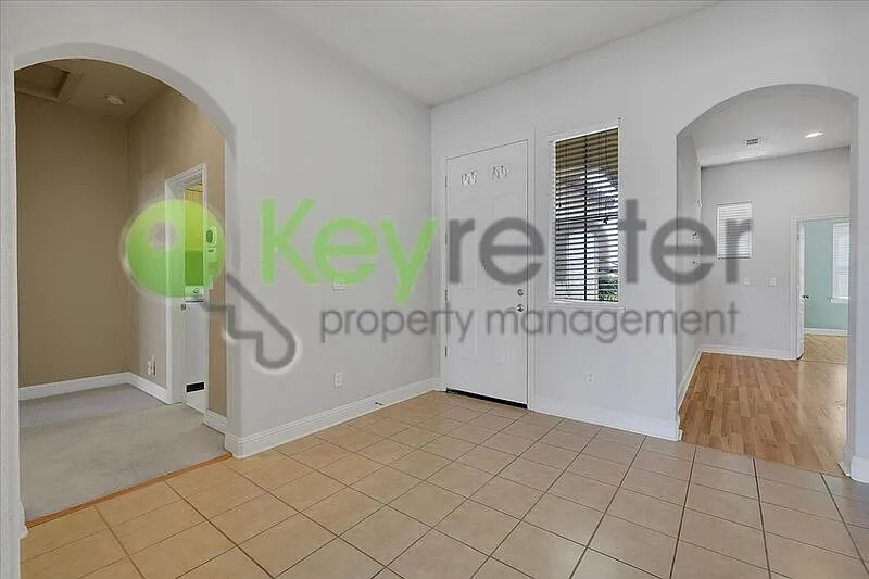 3 bed, 2.0 bath, 1866 sqft, $3,100 — Photo 4