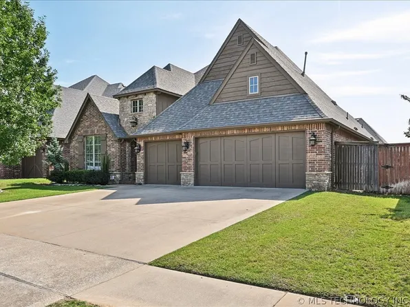 911 S Nyssa Pl, Broken Arrow, OK 74012