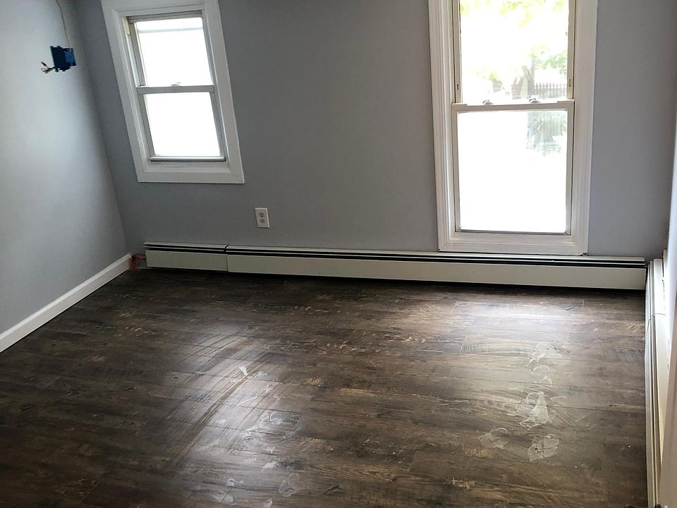 2nd image of 131 Liberty St