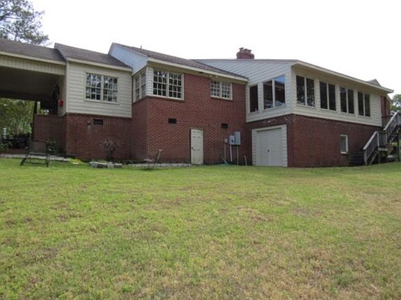 2nd image of 441 Woodridge Dr