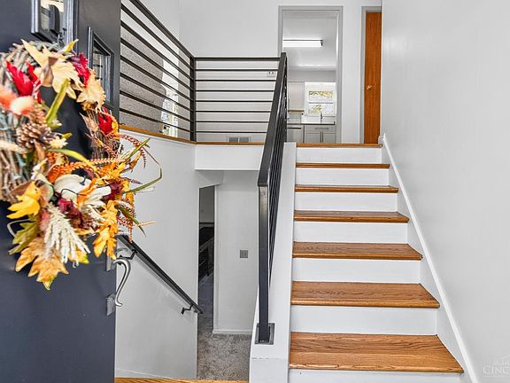4th image of 8430 Meadowlark Ct