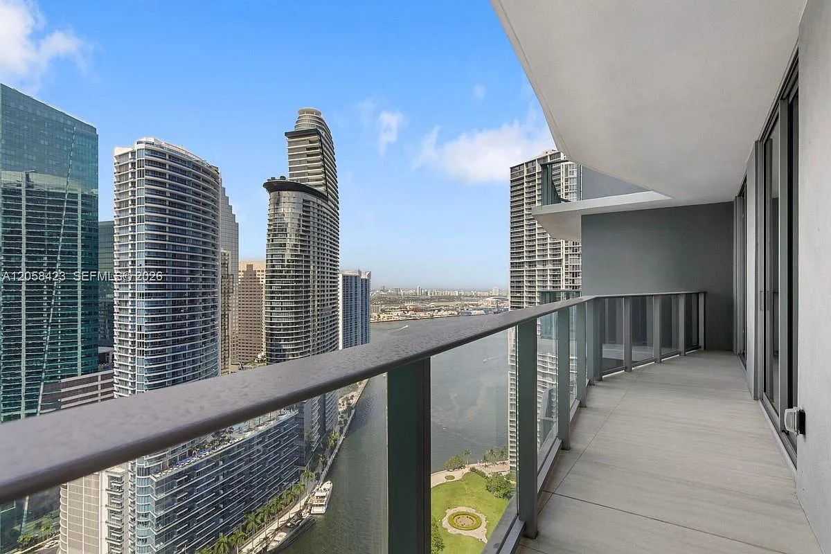 Viceroy Brickell Condo — Photo 1