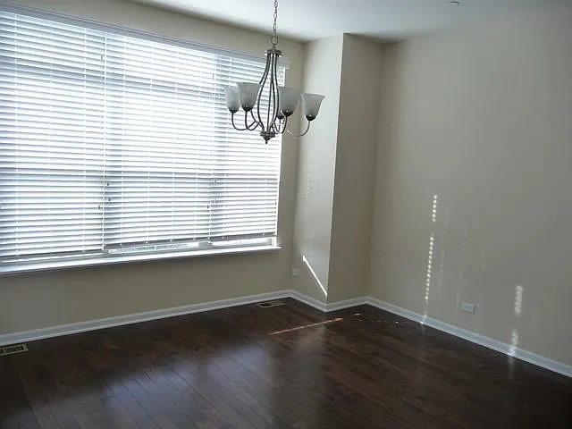 3 bed, 2.5 bath, 2480 sqft, $3,400 — Photo 4