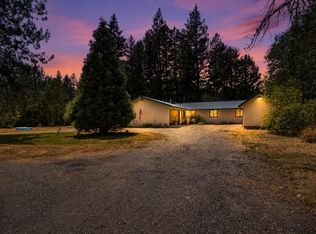 1934 Laurel Rd, Cave Junction, OR 97523