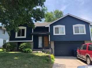 4937 Copper Hill Dr, Omaha, NE 68157