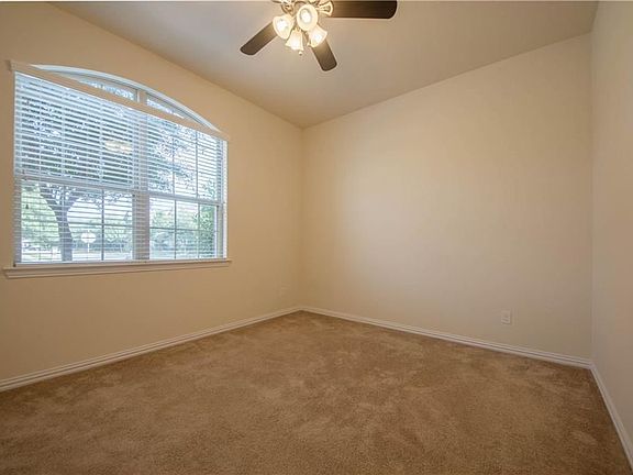 4th image of 8608 Iron Horse Dr