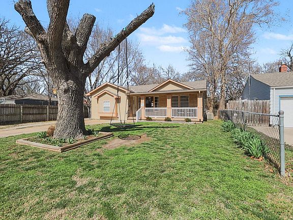 4th image of 2719 S El Rancho Rd