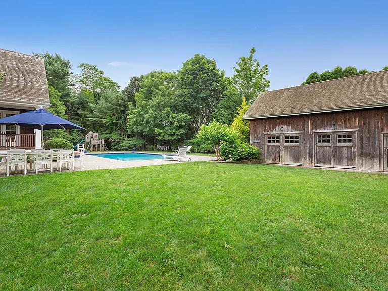 5 Anthony Ln — Photo 4