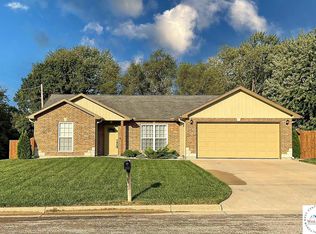 2706 Wild Rose Ln, Sedalia, MO 65301