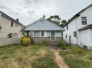 14341 243rd St, Rosedale, NY 11422