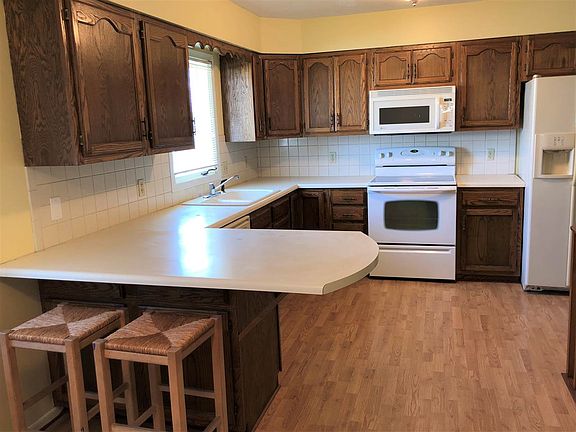5th image of 107 Spruce Dr