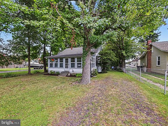 2nd image of 518 Lossing Ave