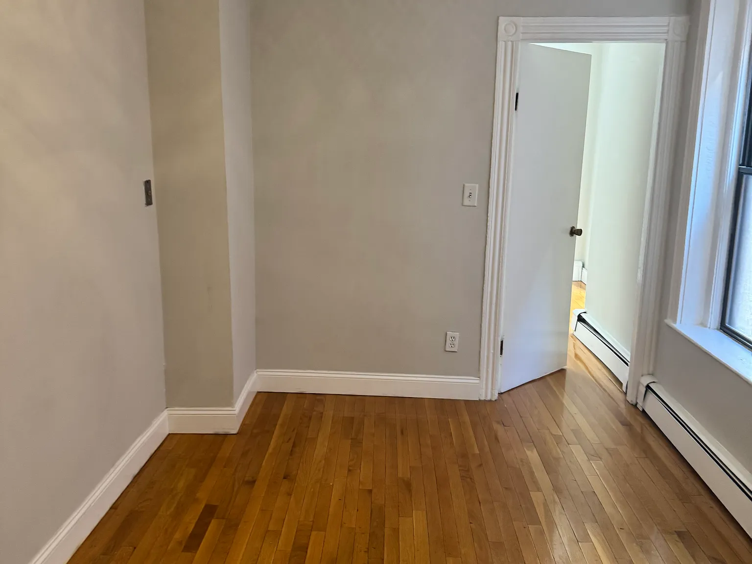 1 bed, 1.0 bath, $2,470 — Photo 4