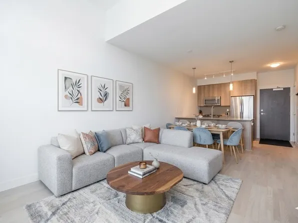 7058 14th Ave #4XX, Burnaby, BC V3N 0E6