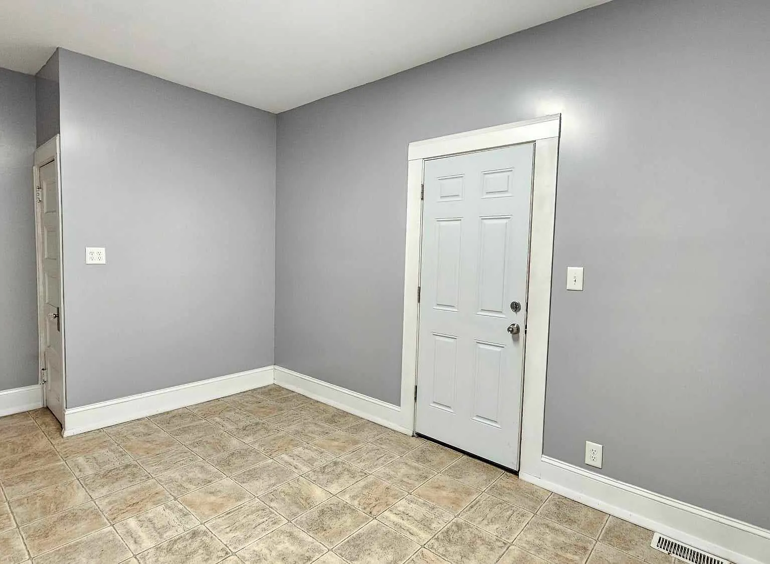 2 bed, 1294 sqft, $1,295 — Photo 4