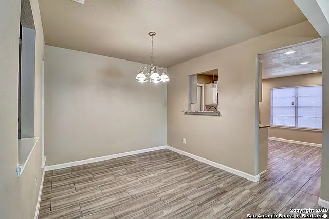 7731 Pipers Hl — Photo 9