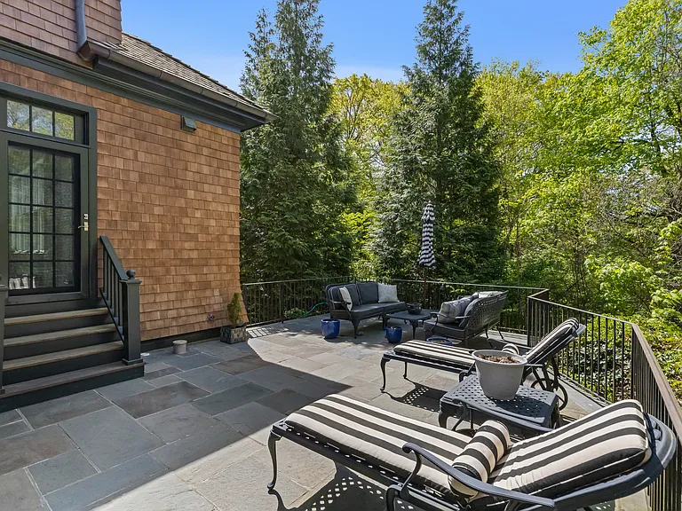 59 Cat Rock Rd — Photo 42